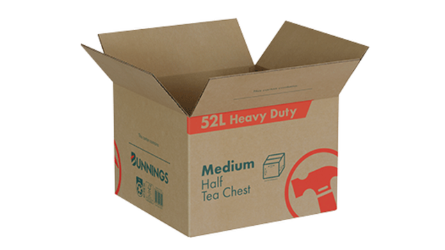 Cardboard moving box opened 52L.
