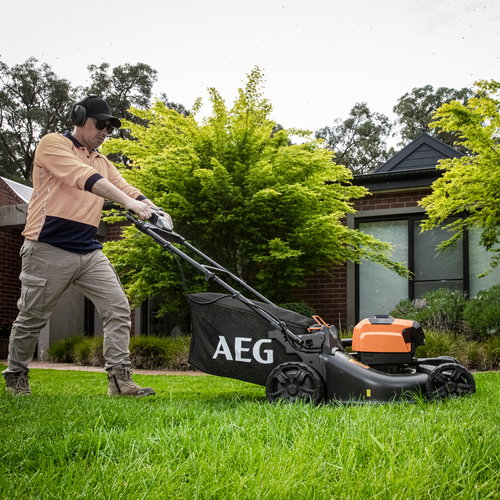 AEG 58V Brushless 21 Self Propelled Lawn Mower 4.0Ah Ultimate Kit