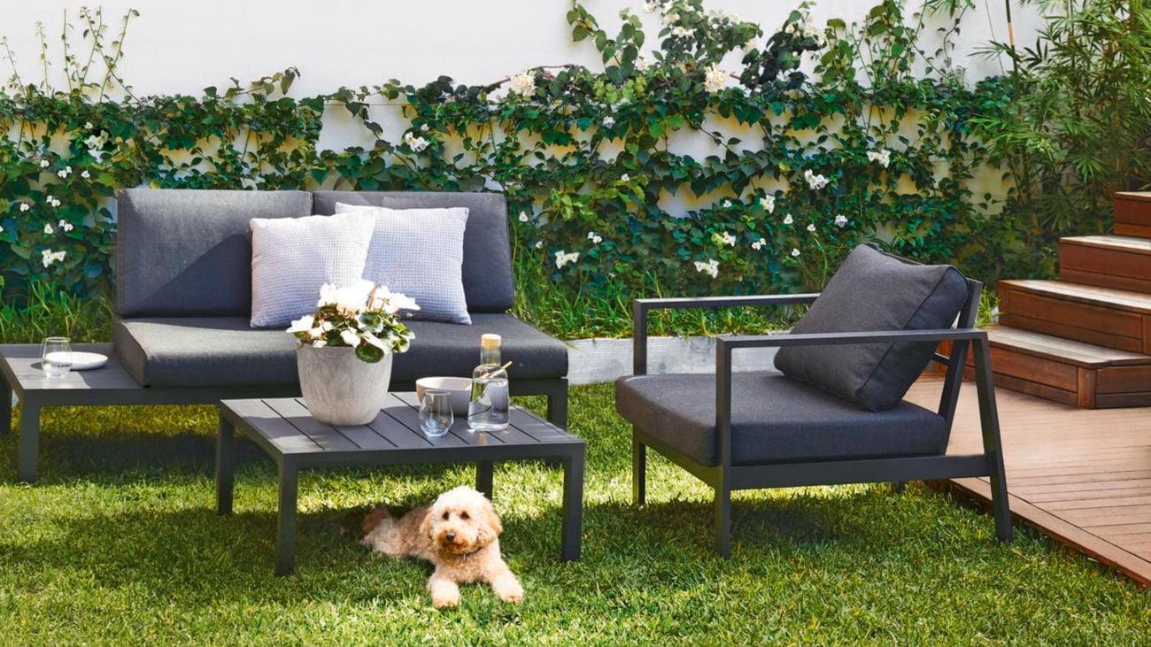 Outdoor entertaining area.
