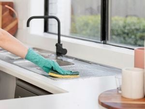 DIY Advice Image - Top kitchen cleaning tips. G Drive blob storage upload.