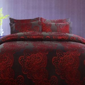Accessorize Vivienne Red Jacquard Quilt Cover Set Double