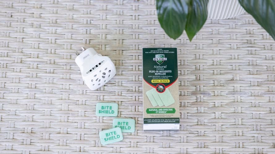 Bite Shield Indoor Plug-in Repeller & Refill Pack 0531467, 0531470