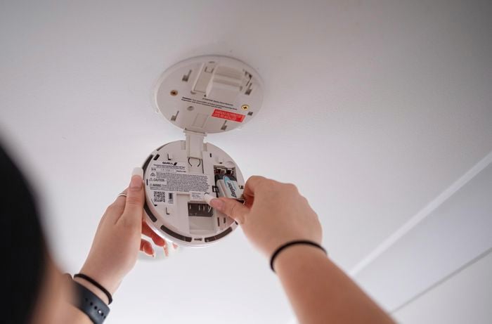 close up of a smoke alarm opened