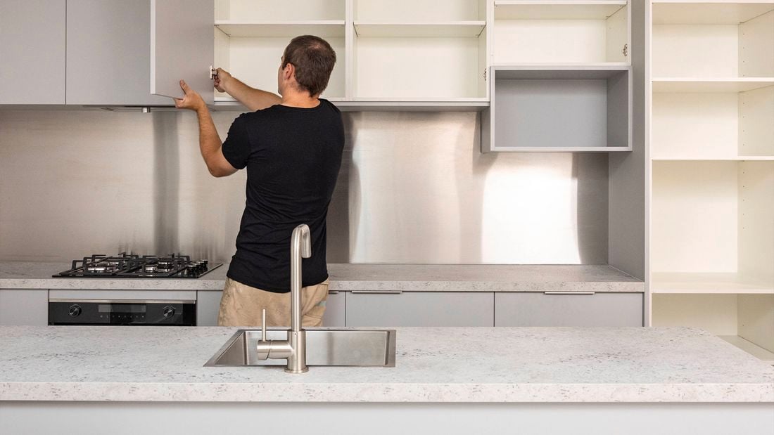 Kaboodle’s new Oyster hue creates welcoming warmth in a typically cool area of the home. 