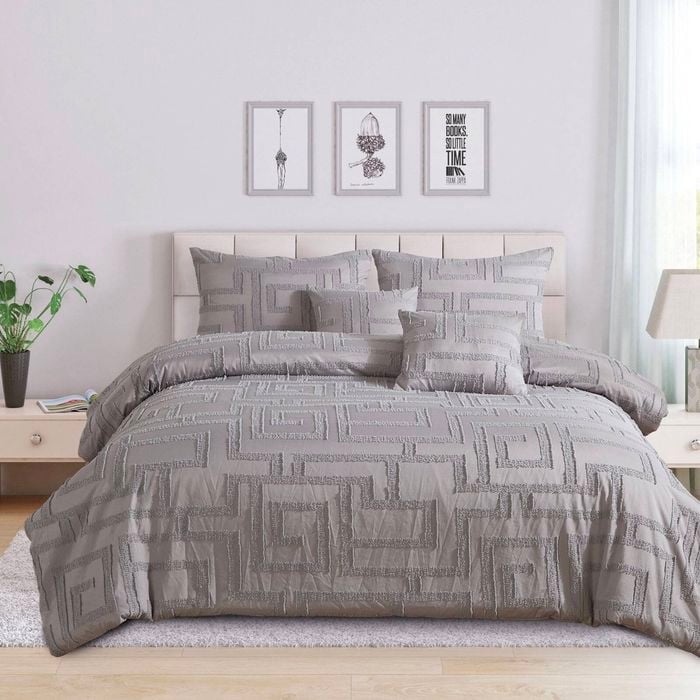 Fabric Fantastic Tufted Jacquard Quilt/Doona/Duvet Cover Set - Grey - King Size