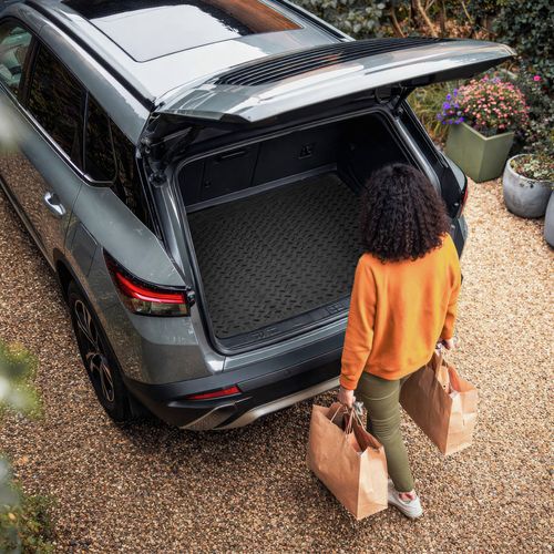 This PVC liner protects vehilce boot interiors, is easy to trim for a custom fit for your vehicle.