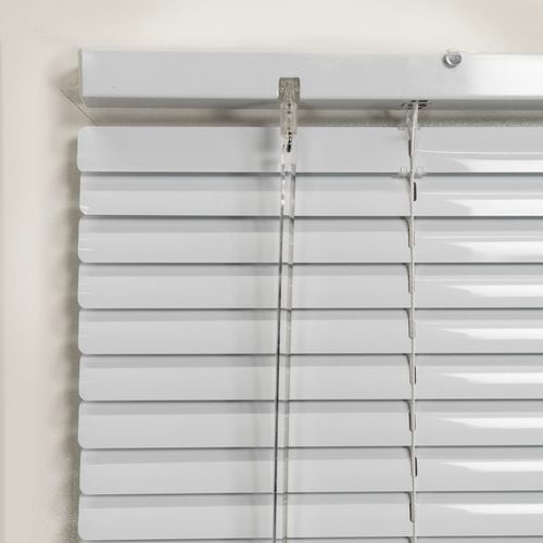 Practa 150 x 210cm 25mm White Aluminium Venetian Blind - Bunnings Australia