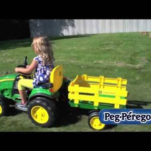John Deere 12v Ground Force Tractor