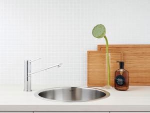 Sink with white splashback
