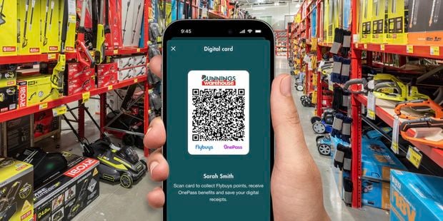 Flybuys Campaign - Banner - Product-Finder-phone-w-digital-card