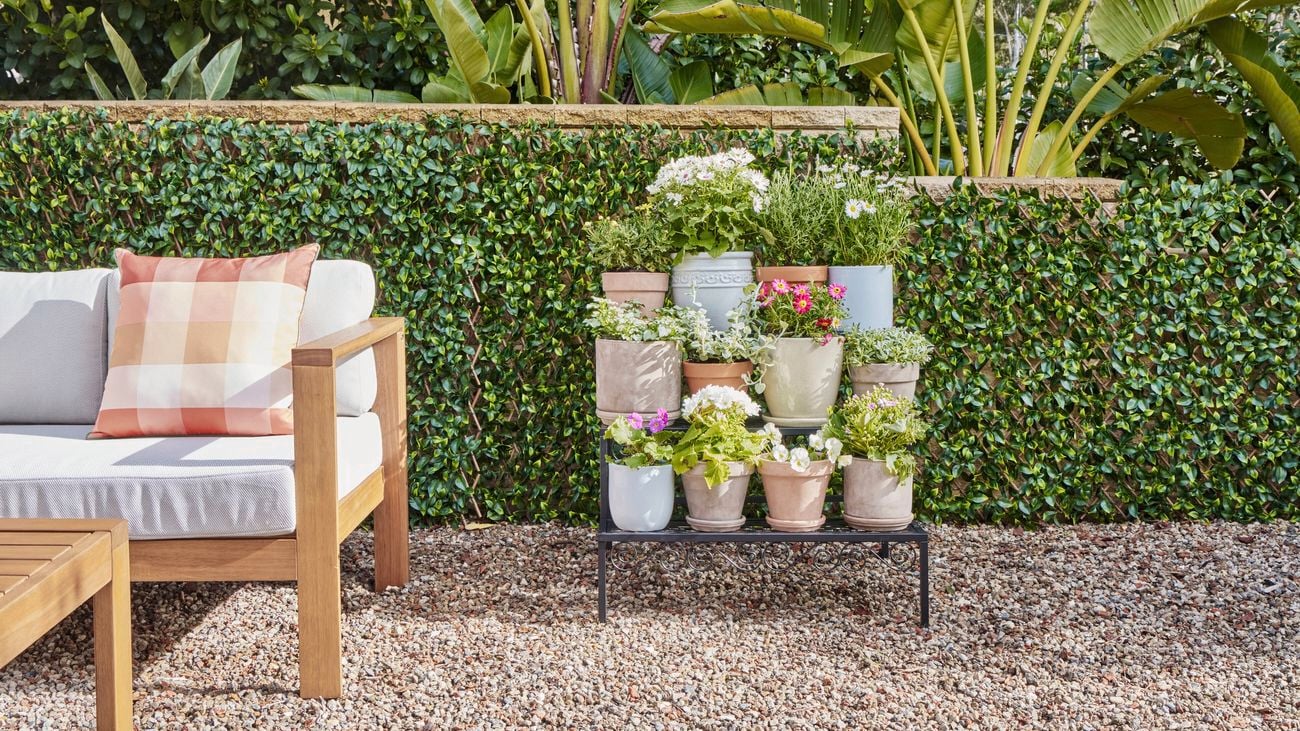 A D.I.Y. stepped pot display