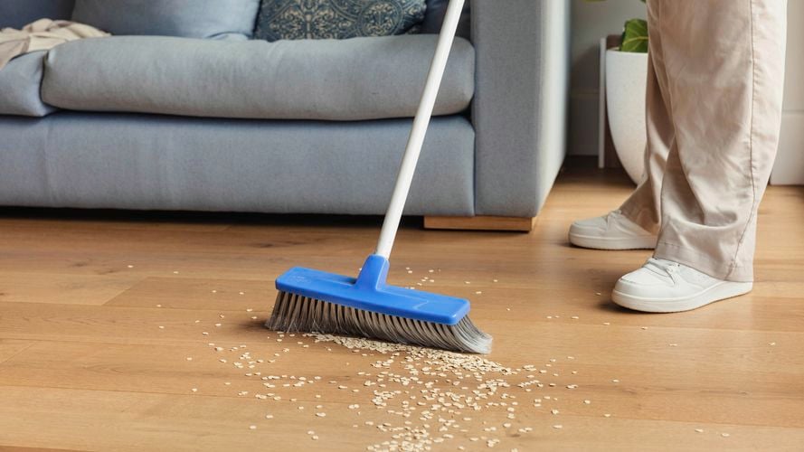 Oates - Ultimate Indoor Broom image - Brand page