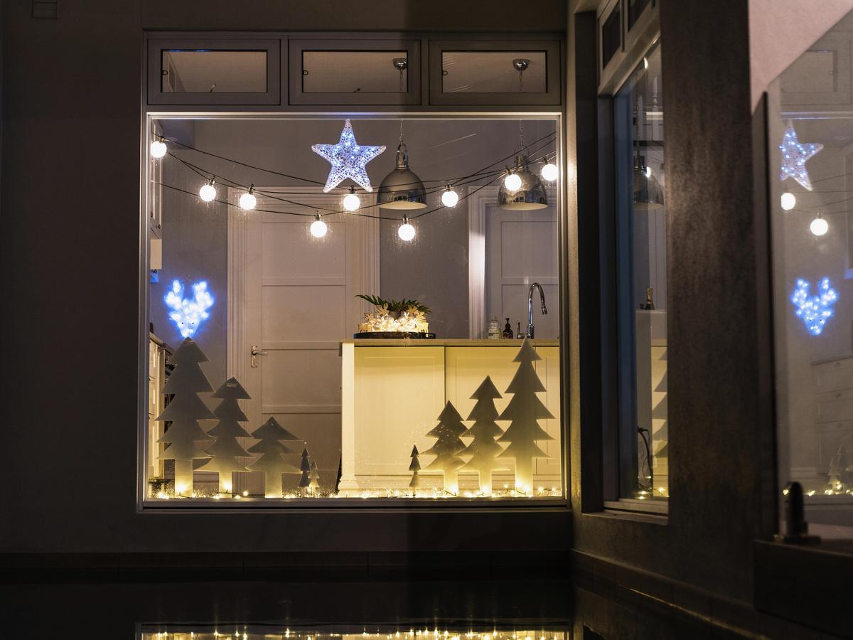 How To Create Your Own Festoon Window - Bunnings Australia