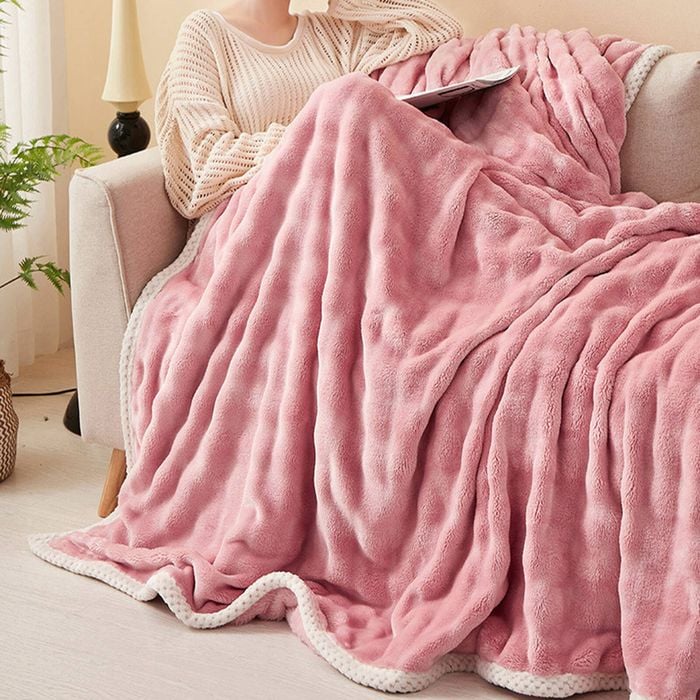 CottonMore  Large Super Soft Faux Rabbit Plush Winter Blanket Throw Rug 200x230 cm Pink