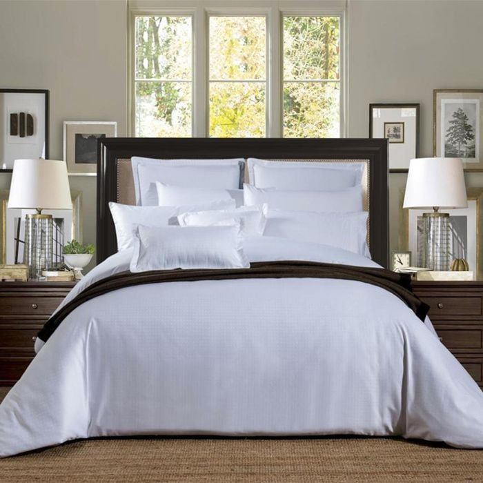 CottonMore 100% Cotton 650TC Sateen Square Jacquard Quilt Cover Set - Queen