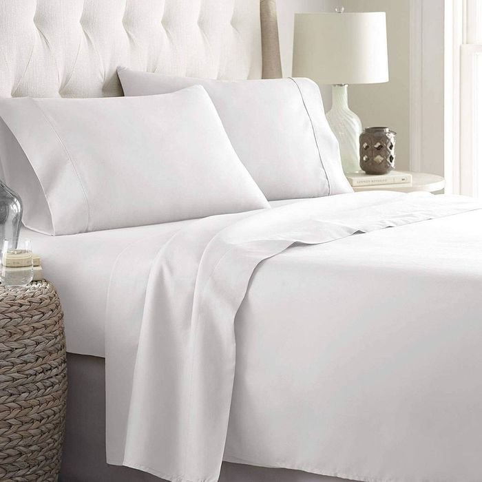 2000TC Ultra-Soft AU Size 4pc Flat Fitted Bed Sheet Set, Super King White, Breathable Deep Pocket