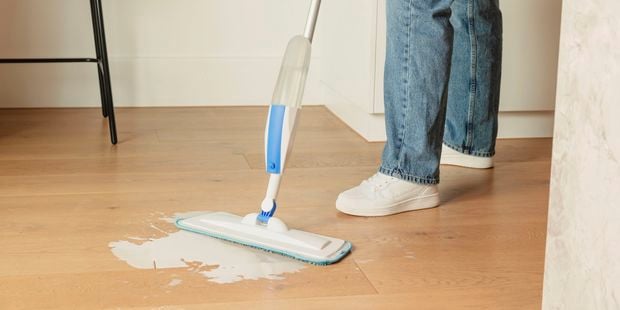 Oates - Ezy Spray Mop image - Brand page