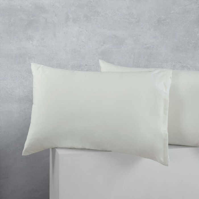Accessorize Bedroom Collection 48cm x 73cm White Standard Cotton Polyester 2 Pack Pillowcases