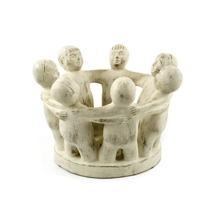 Amalfi Colombia Circle Of Friends Sculpture White Wash 19x25cm