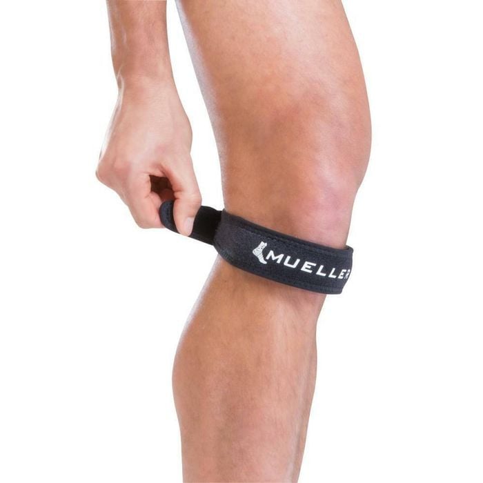 Mueller Jumper's Knee Strap, One Size Fits Most, Knee Support For Sports & Arthritis, Black - Ideal For Adults