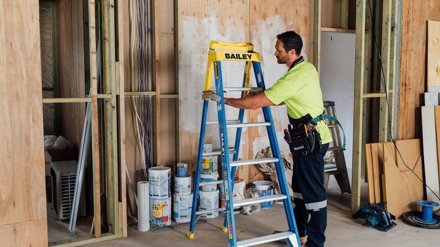 Bailey Fibreglass Step Extension Ladder