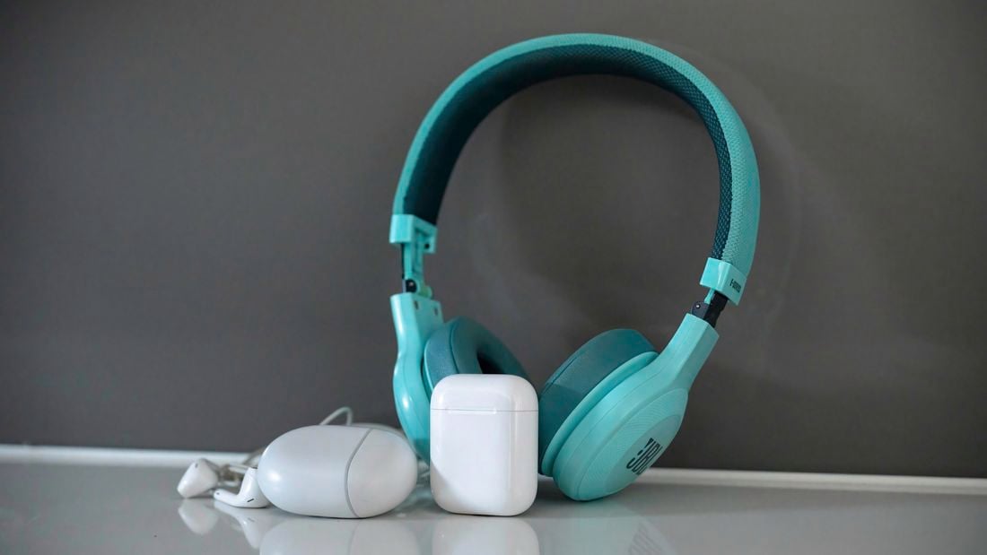Cleaned airpods along with earbuds and headphones. 