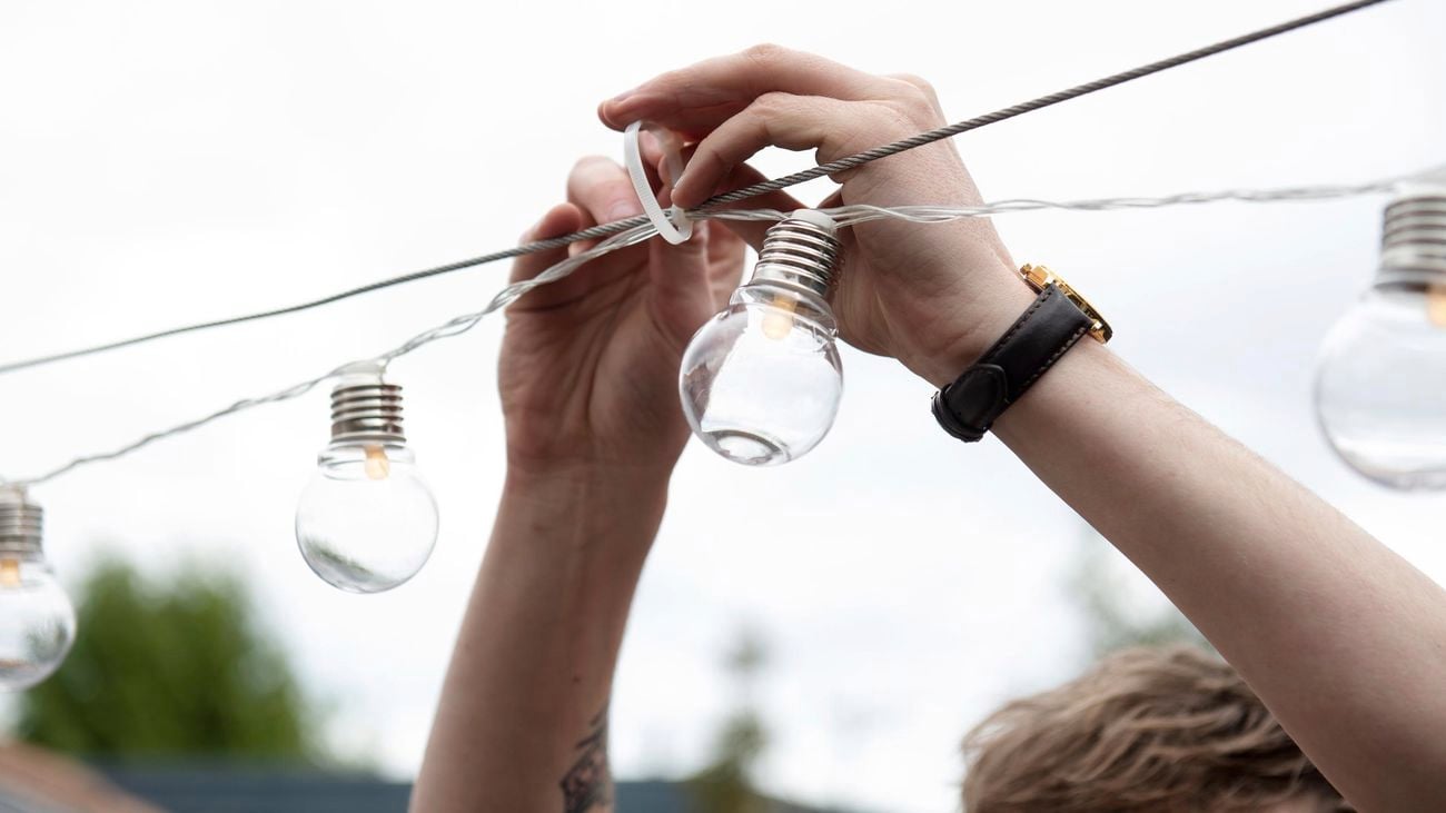 DIY - Step 7 - Hang your lights - How to hang festoon lights