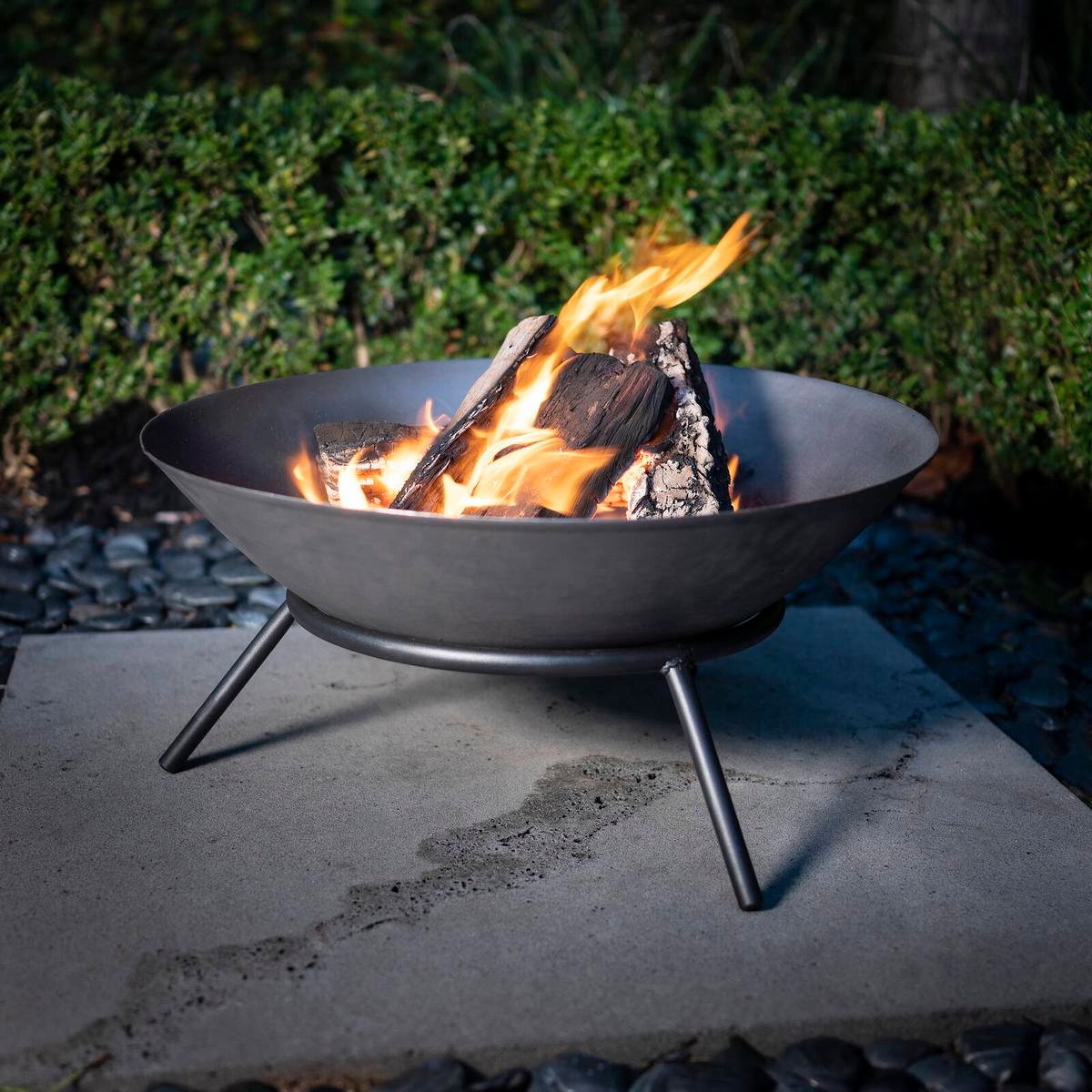 Jumbuck 56cm Grey Cast Iron Fire Pit - Bunnings New Zealand