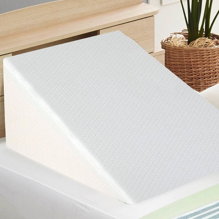 Giselle Bedding 2 Memory Foam Wedge Pillows