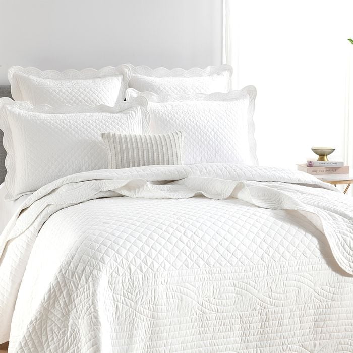 Renee Taylor Scallop Jacquard Super King Coverlet Set/2x Pillowcase Pearl