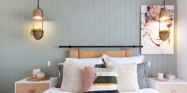 DIY - Header - How to create a VJ feature wall