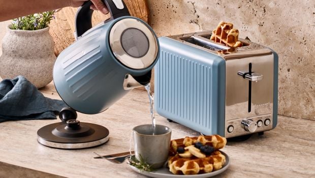 a kettle, toaster as kitchen appliances