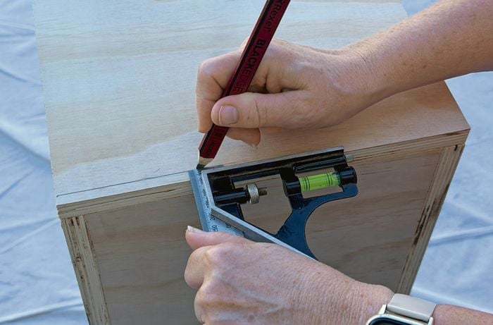 D.I.Y. - Extra04 – How to make a plinth for your home