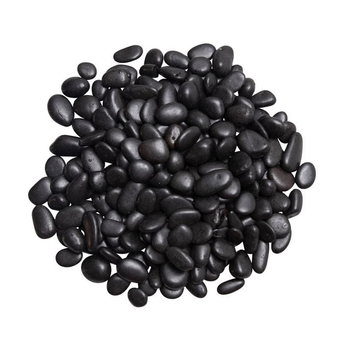 Tuscan Path 15kg Polished Black Pebbles