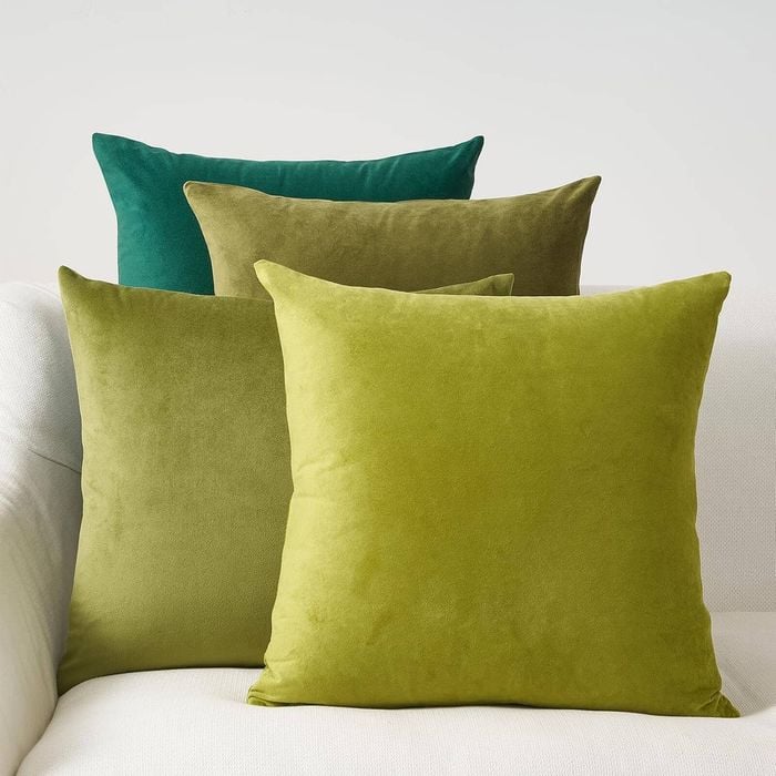 Gioia Casa Velvet Cushion Covers – Ultra Soft Microfibre Velvet with Hidden Zipper – Gradient Green, 45cm*45cm (Pack of 4)