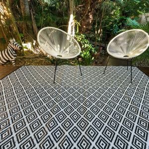 Outdoor Rug  - Diamond Black And White