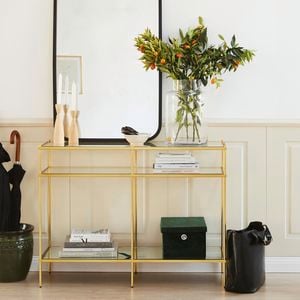 Air conditioner - Mirror - Vase - Indoor - Medium