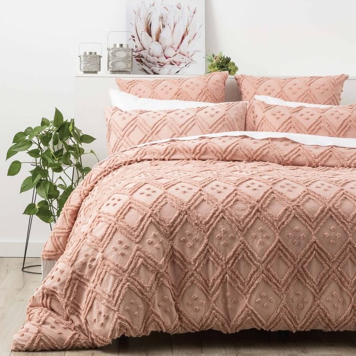 Park Avenue Medallion Cotton VT Washed Euro Pillow Case Blush