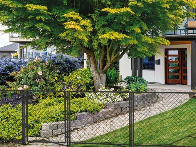 black-mesh-fence-temporary-fence