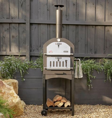 Jumbuck woodfire pizza oven outside