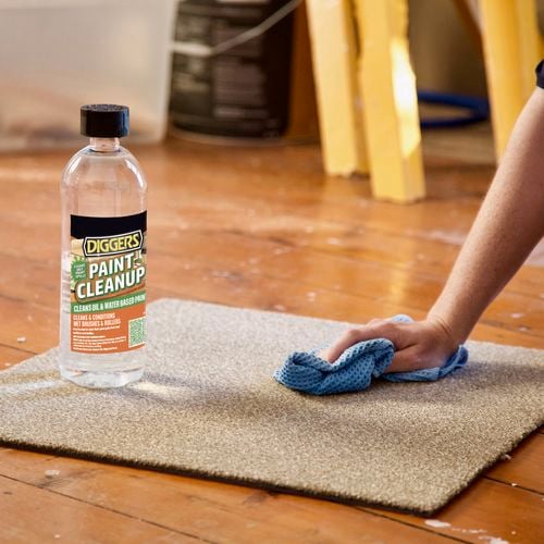 DIGGERS™
  Paint Cleanup 0065936 removes both oil and water based fresh paint spills
  from textiles and carpet.