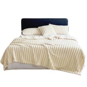 Anycozy Blanket 150×200cm Milky White Velvet Fluffy Coral Fleece Sofa Warm Bed (Single/Twin Size)