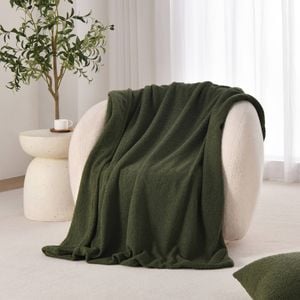 Dreamaker Otis Teddy Fleece Double-Sided Throw 130x160cm Moss Green