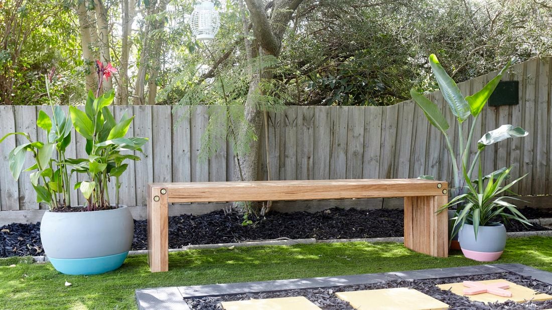 Learn How To Build An Outdoor Garden Bench Bunnings Australia