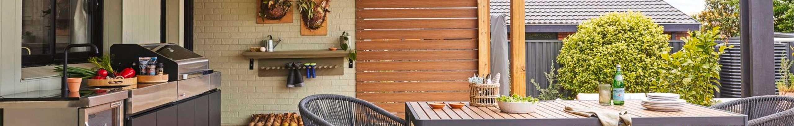 Medium view of the back yard style in black and timber 
