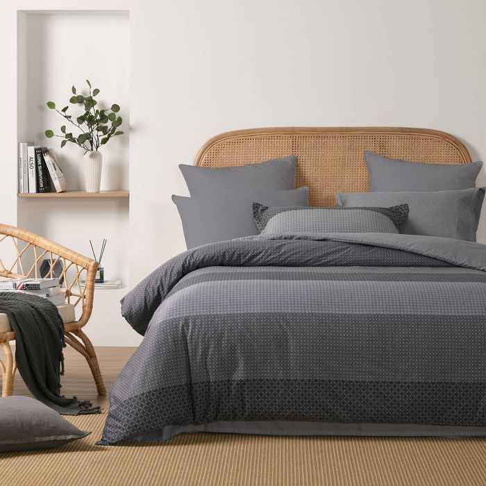 Dreamaker Aster 100% Cotton Reversible Quilt Cover Set Single Bed