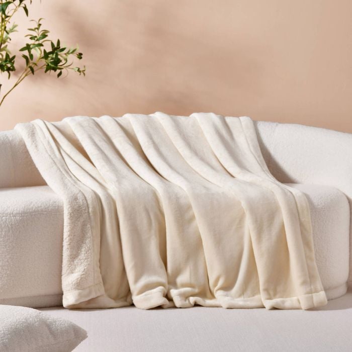 Serene Hudson Fleece And Sherpa Reverse Throw Blanket Cream