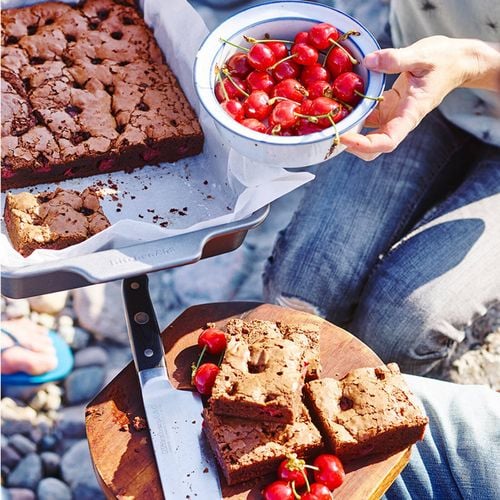 KitchenAid Bakeware Cakeform Oventray 33x22.5cm Home Kitchen Bakeware Bunnings Australia