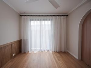 EasyAS 910 x 600mm White Adjustable Plantation Shutter