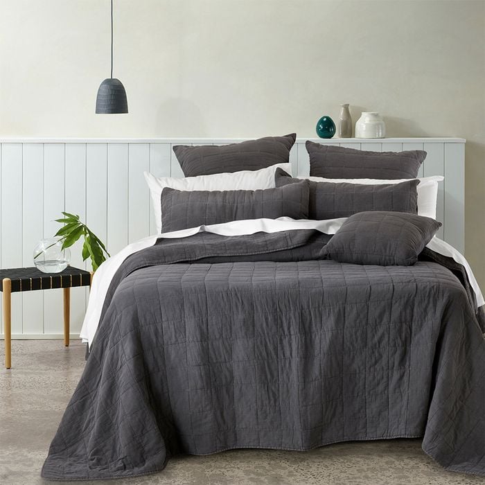 Geraldton Coverlet Coal Queen/king Bed With Pillowcase